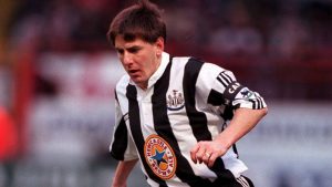 Cầu thủ Newcastle nổi bật khác là huyền thoại Peter Beardsley