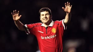 Denis Irwin cũng là một cái tên hậu vệ MU huyền thoại kỳ cựu trong lịch sử đội bóng